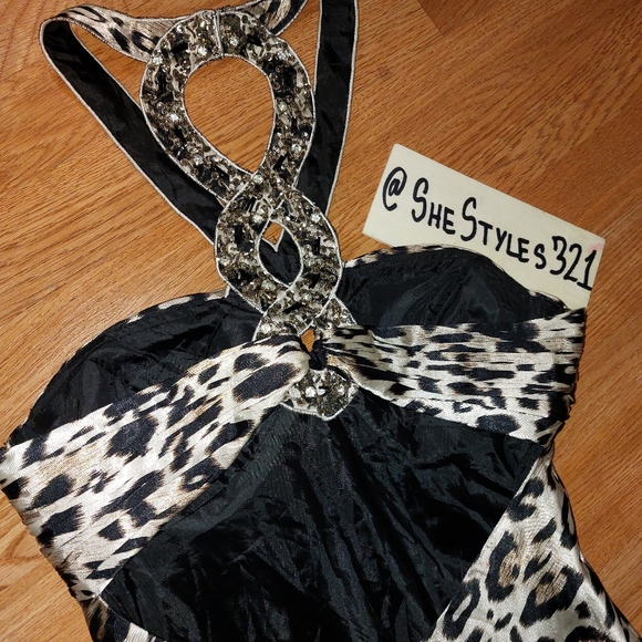 Beautiful Event Gown - Picture 4 of 10